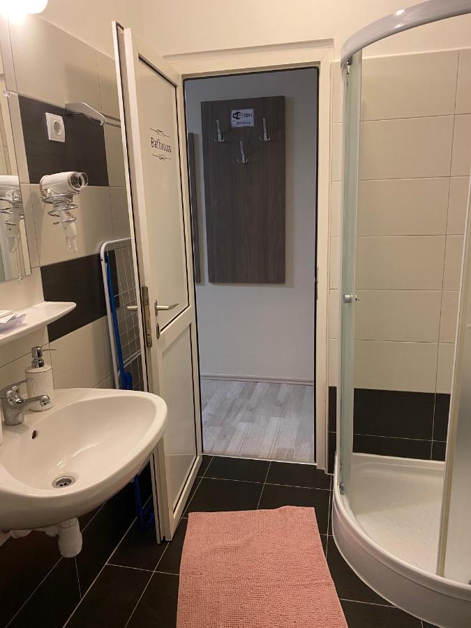 Oreo Apartman Eger Luaran gambar