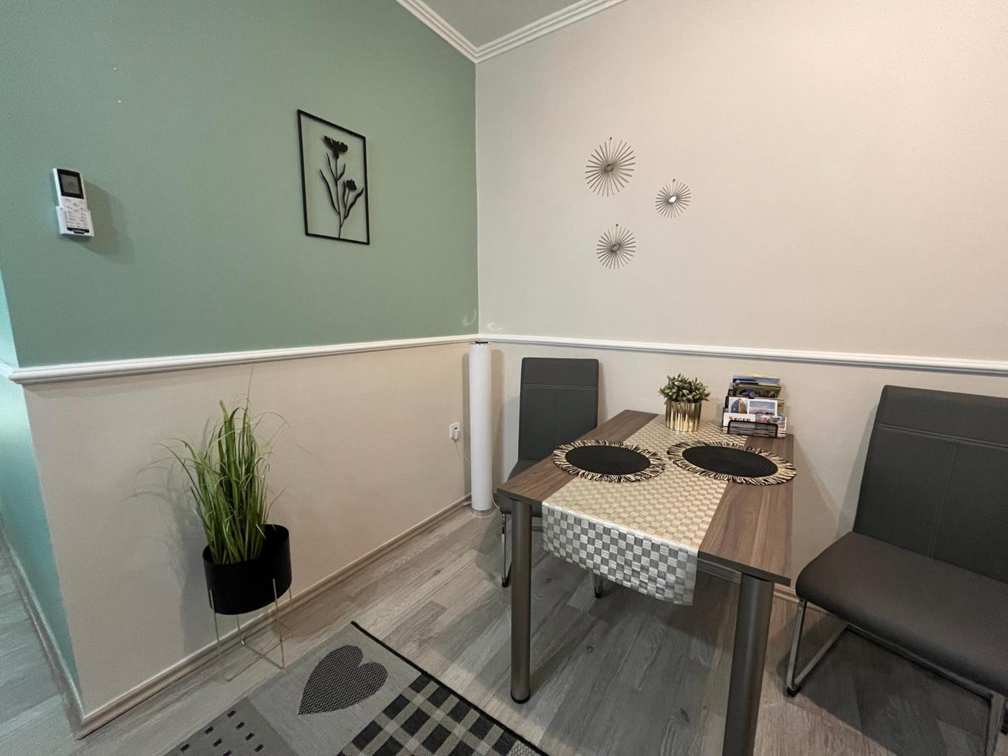 Oreo Apartman Eger Luaran gambar