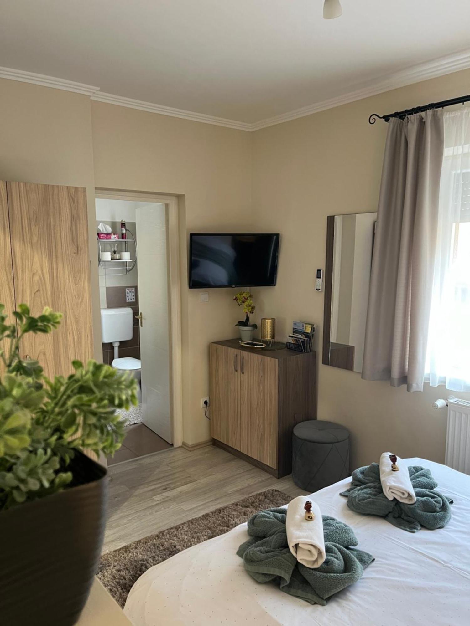 Oreo Apartman Eger Luaran gambar